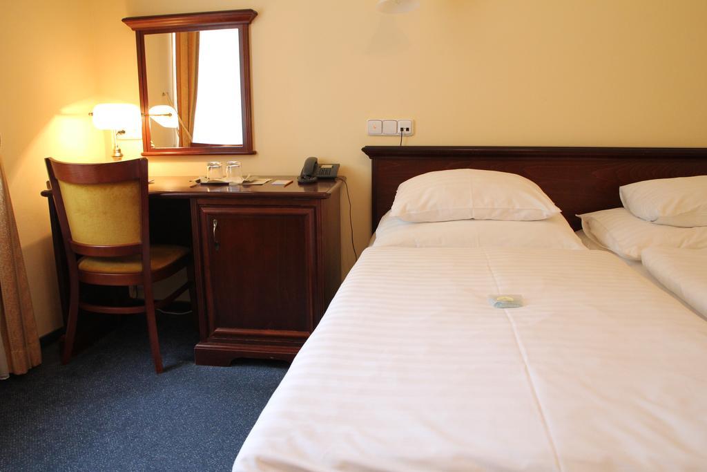 Parkhotel Richmond Κάρλοβι Βάρι Εξωτερικό φωτογραφία