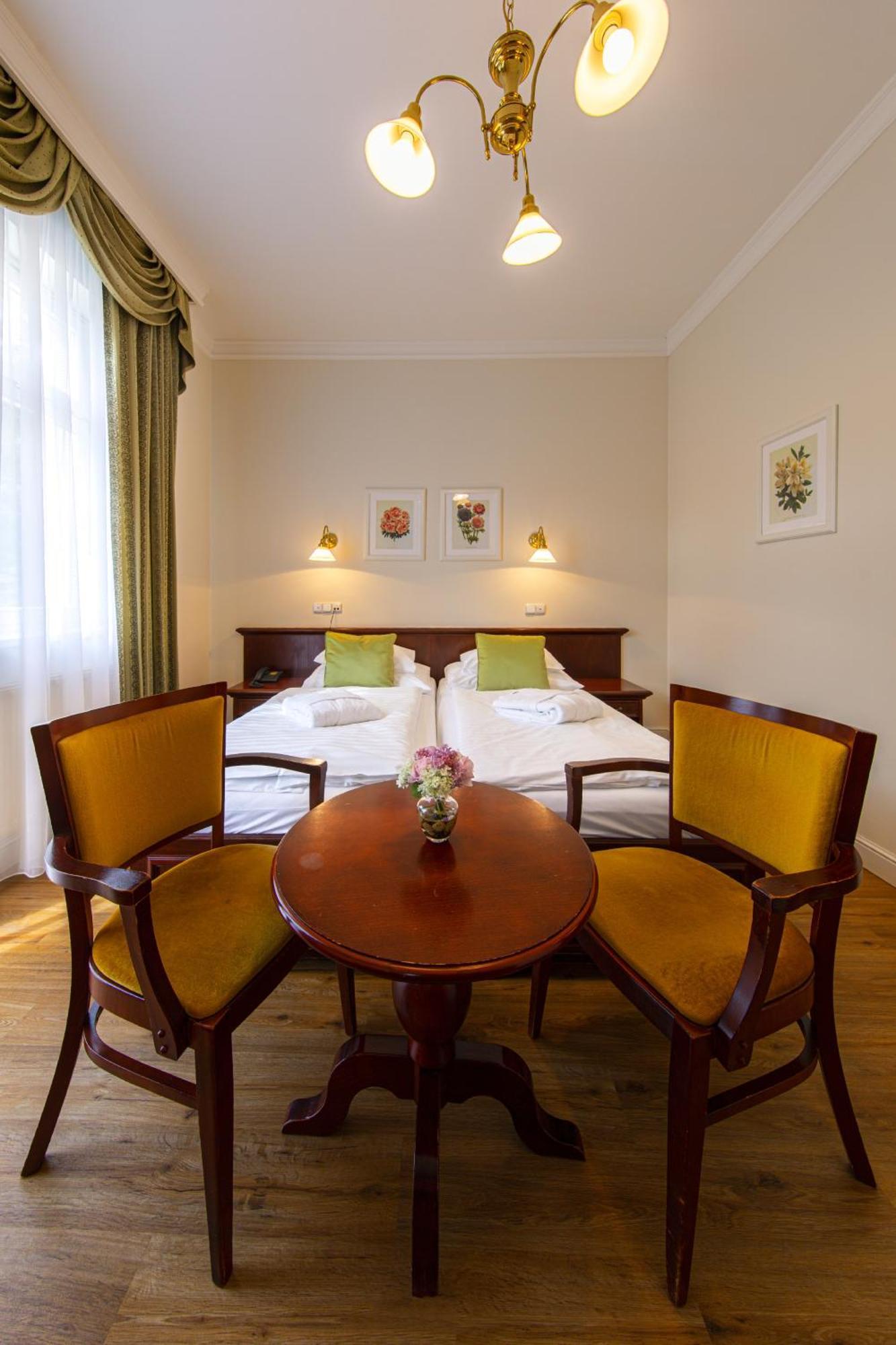 Parkhotel Richmond Κάρλοβι Βάρι Εξωτερικό φωτογραφία